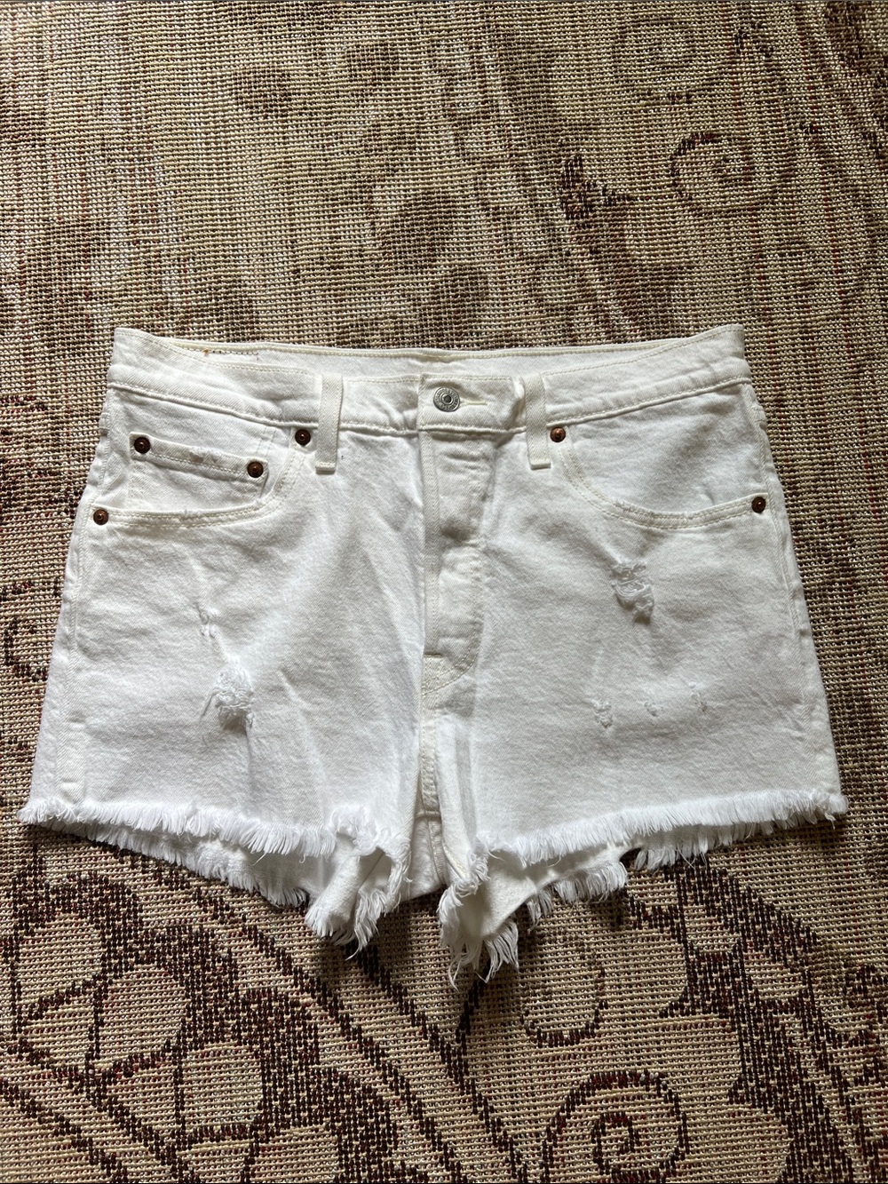 Levi’s White Denim Frayed Hem Women's Shorts Sz 29